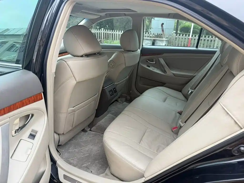 Toyota Camry — миниатюра 9
