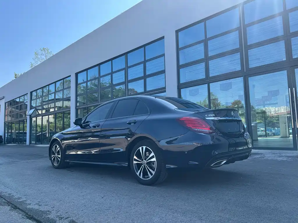 Mercedes-Benz C-Class — миниатюра 7