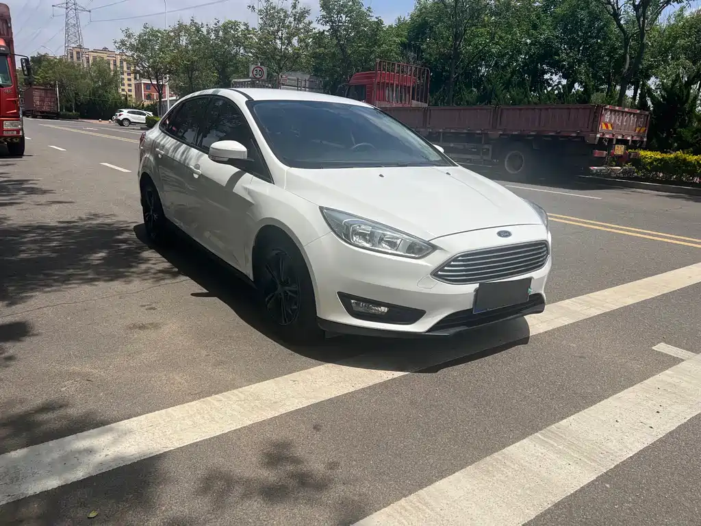 Ford Focus Sedan 1.6L Auto Comfort Type Smart Drive Edition, фото 3