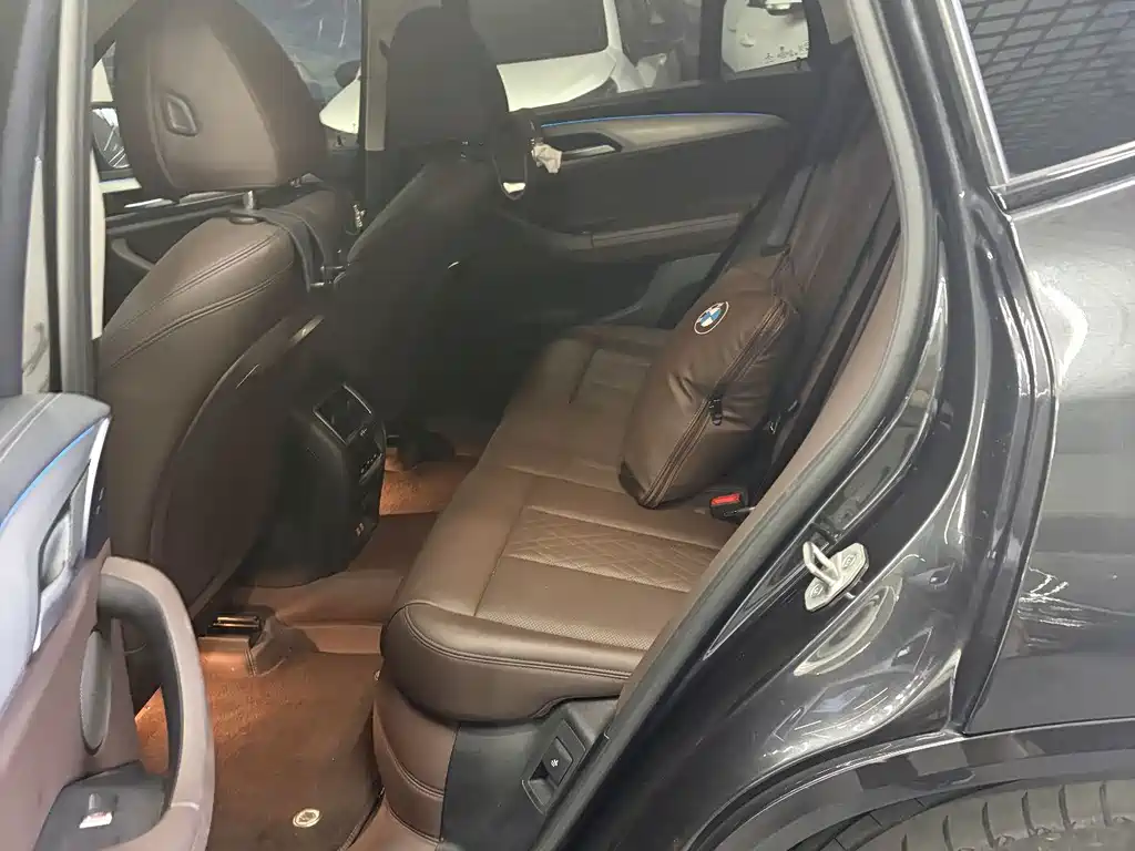 BMW iX3 — миниатюра 7