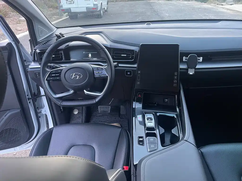 Hyundai Custo — миниатюра 16
