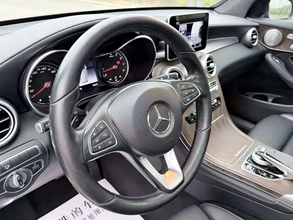 Mercedes-Benz GLC 2019 GLC 300 L 4MATIC