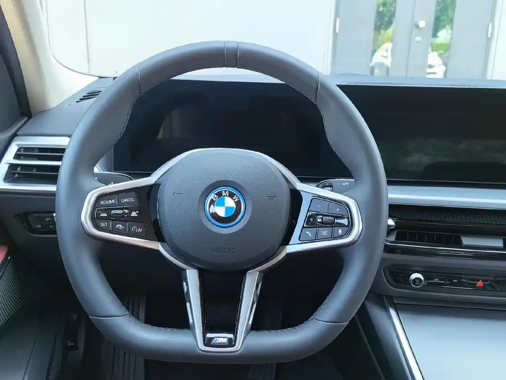 BMW i3 2025 eDrive 35 L