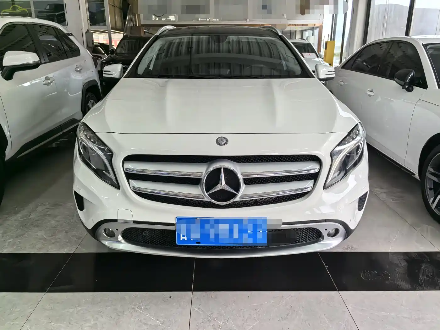 Mercedes-Benz GLA