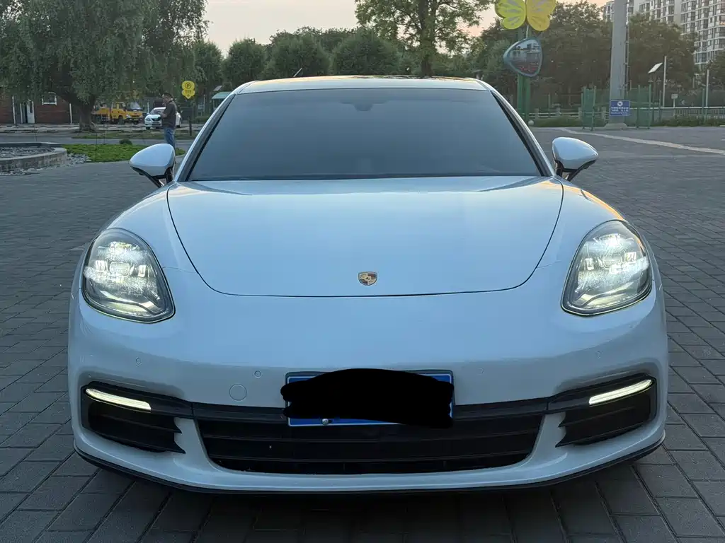 Porsche Panamera — миниатюра 2