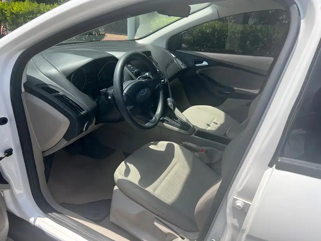 Ford Focus Sedan 1.6L Auto Comfort Type Smart Drive Edition, фото 7
