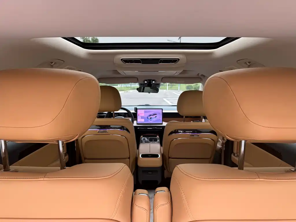 GAC Motor Trumpchi E8 PHEV — миниатюра 11