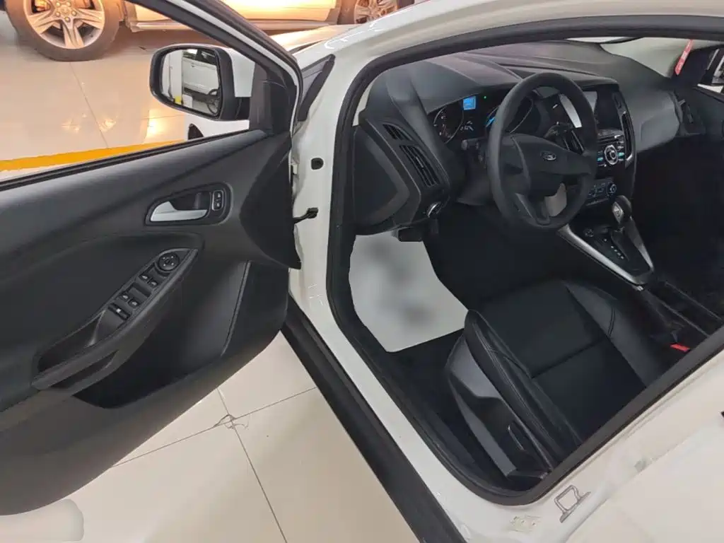 Ford Focus — миниатюра 16