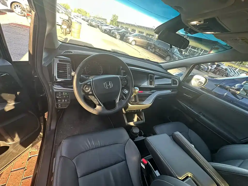 Honda Elysion — миниатюра 5