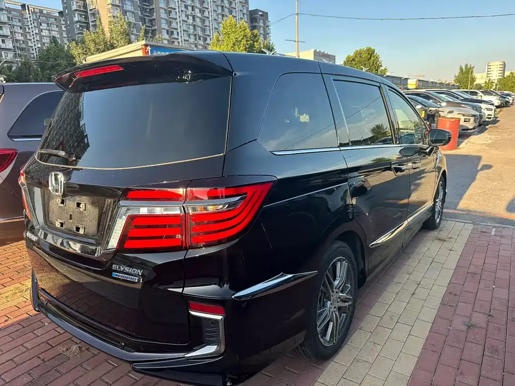Honda Elysion — миниатюра 13