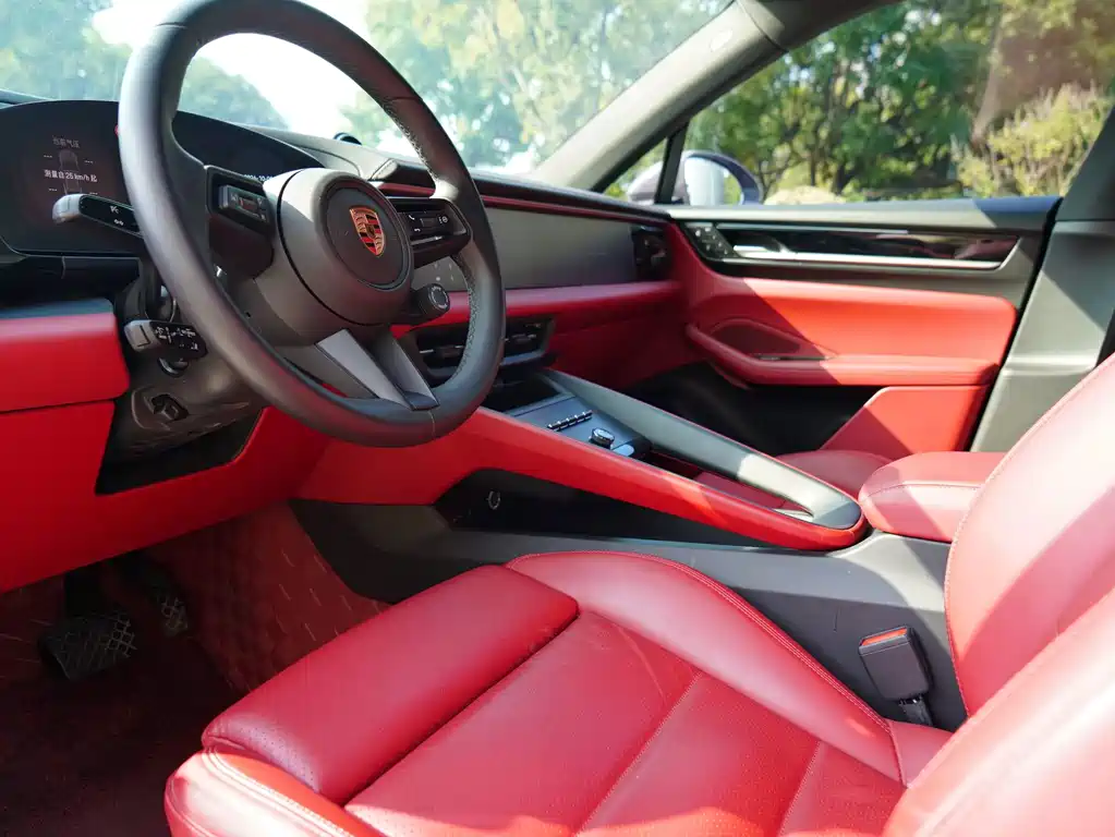 Porsche Macan EV — миниатюра 14