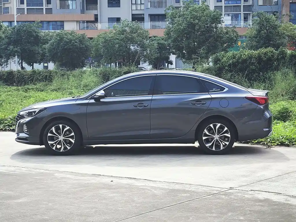 Changan Eado — миниатюра 4