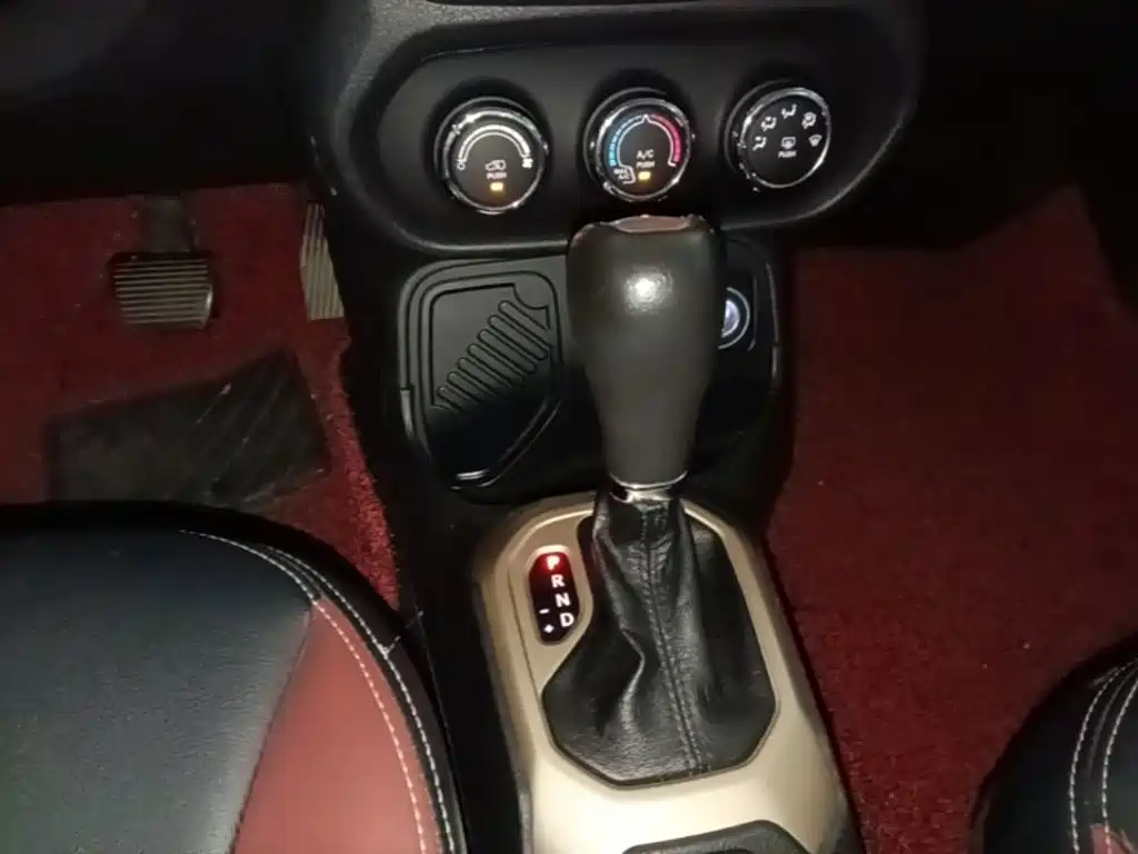 Jeep Renegade — миниатюра 14