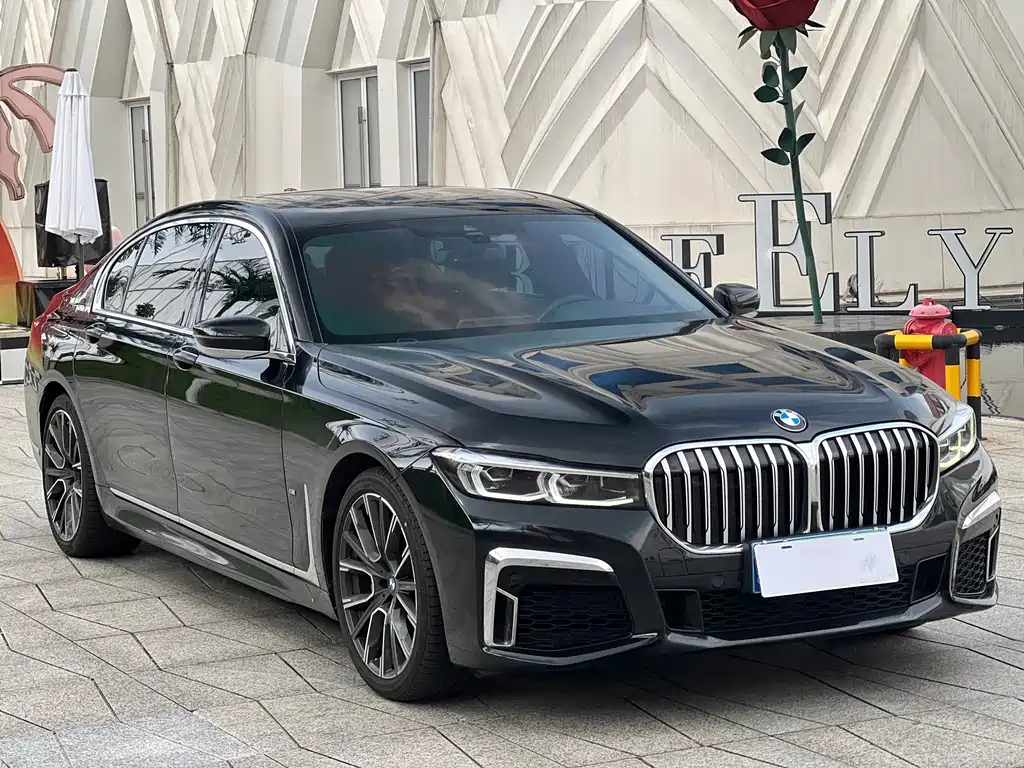 BMW 7 Series — миниатюра 3