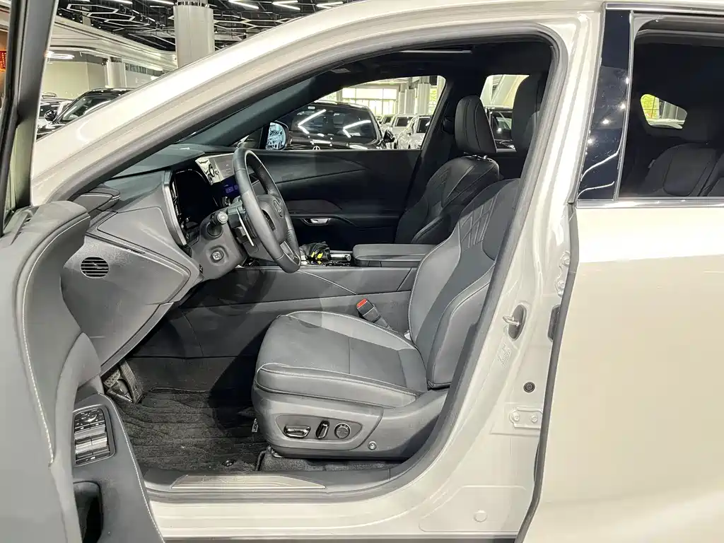 Lexus RX — миниатюра 4