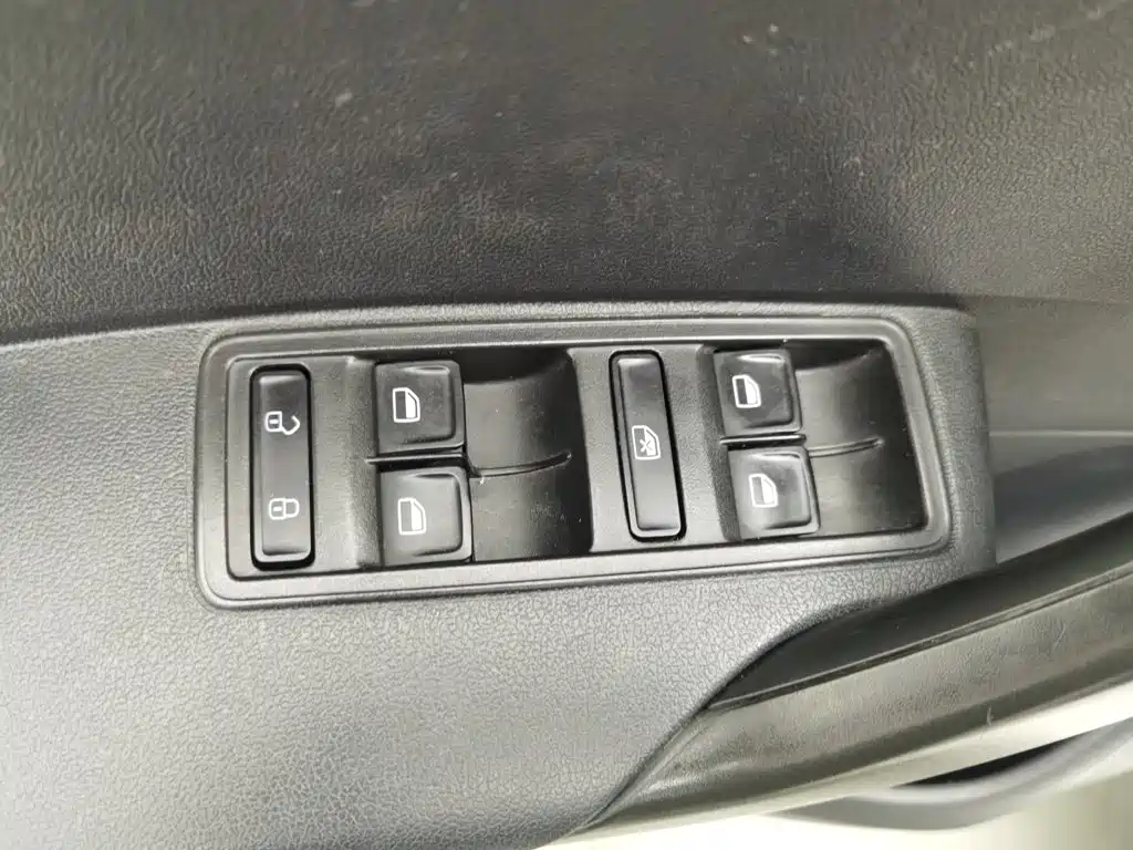 Volkswagen Santana — миниатюра 9