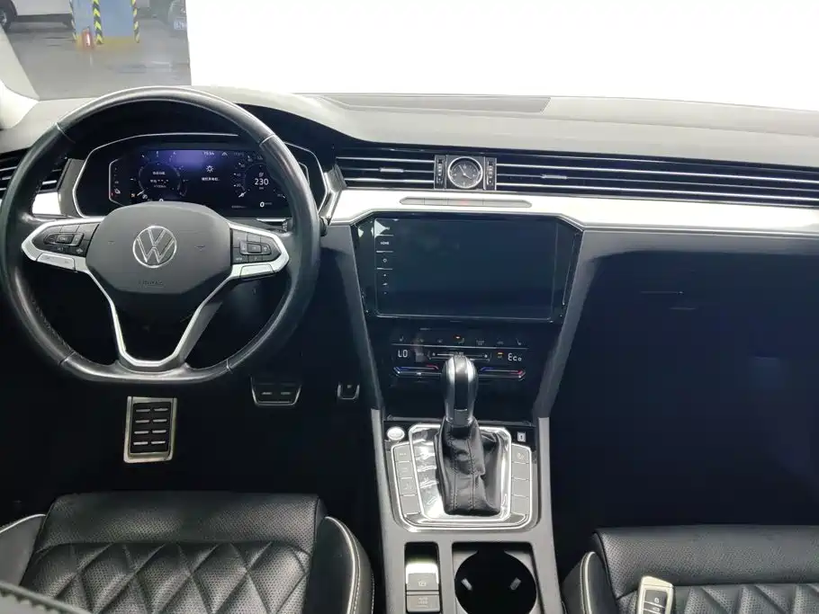 Volkswagen Magotan PHEV — миниатюра 12