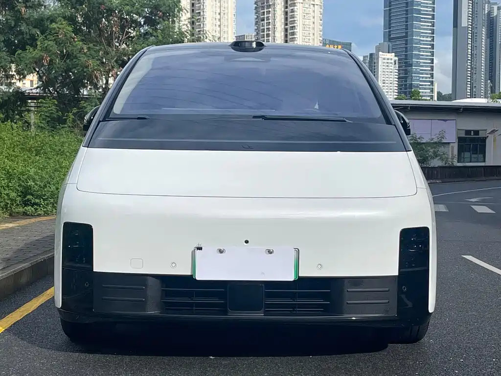 Li Auto Li MEGA — миниатюра 2