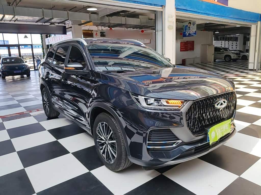 CHERY Tiggo 8 1.5 л 2025 г. Серебристо-серый, пробег 21400 км
