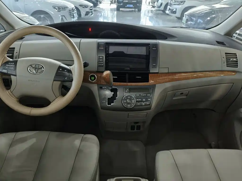 Toyota Previa — миниатюра 14
