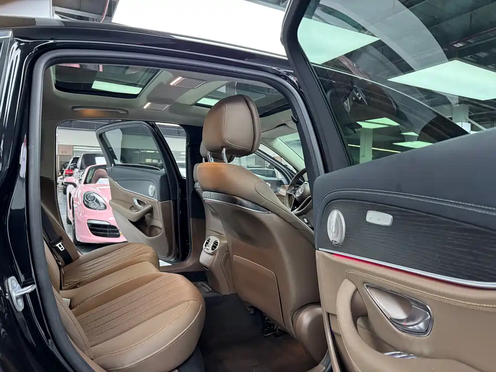 MERCEDES-BENZ E CLASS