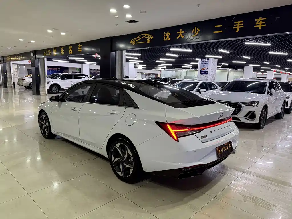Hyundai Elantra — миниатюра 5