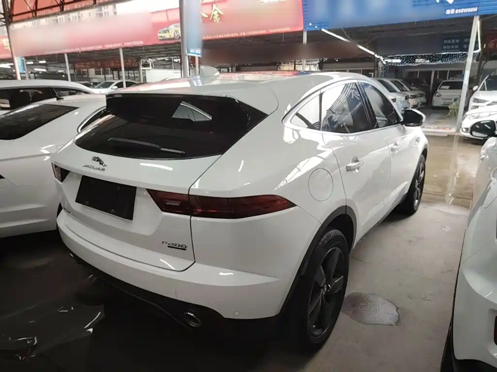 Jaguar E-PACE — миниатюра 7