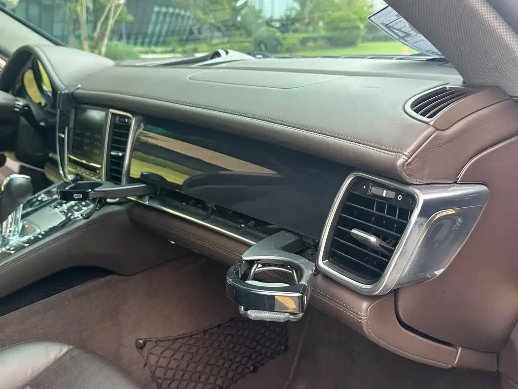 Porsche Panamera — миниатюра 24