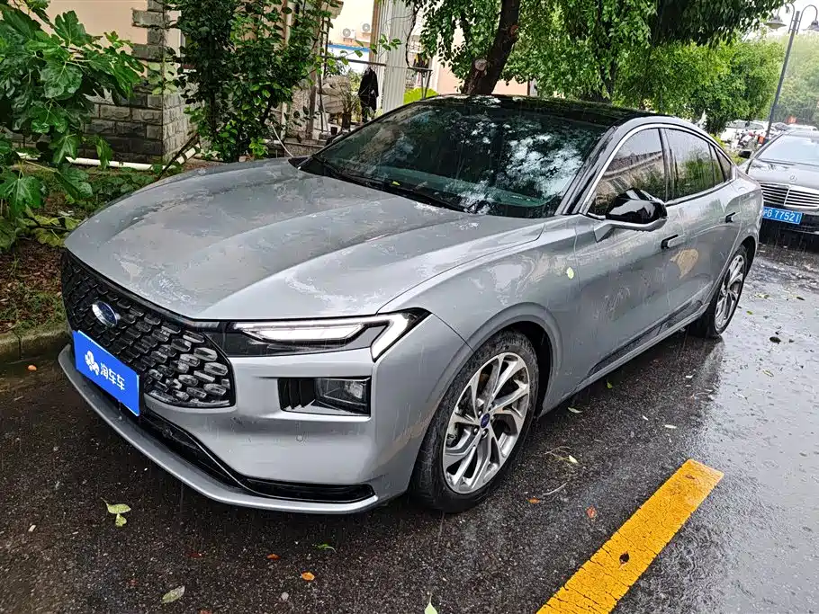 Ford Mondeo 2025 2.0T EcoBoost