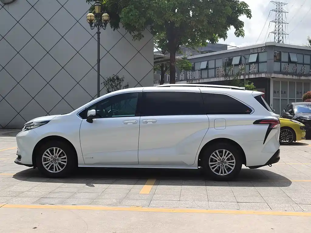 Toyota Sienna 2023 2.5L Comfort