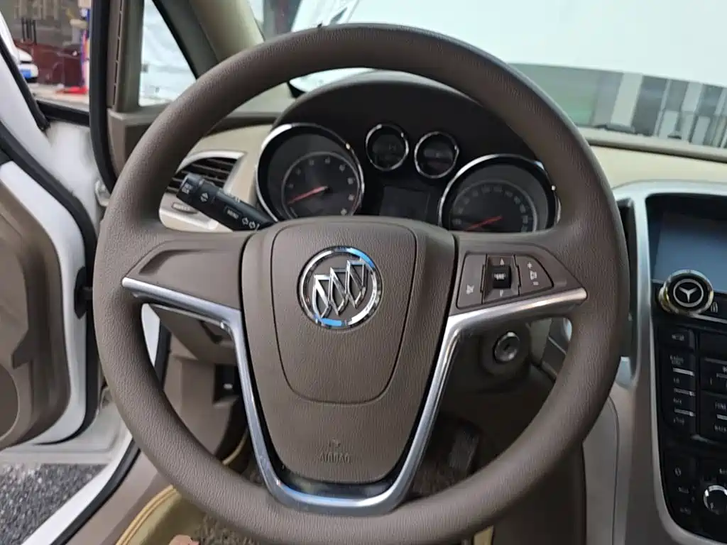 Buick Excelle — миниатюра 11