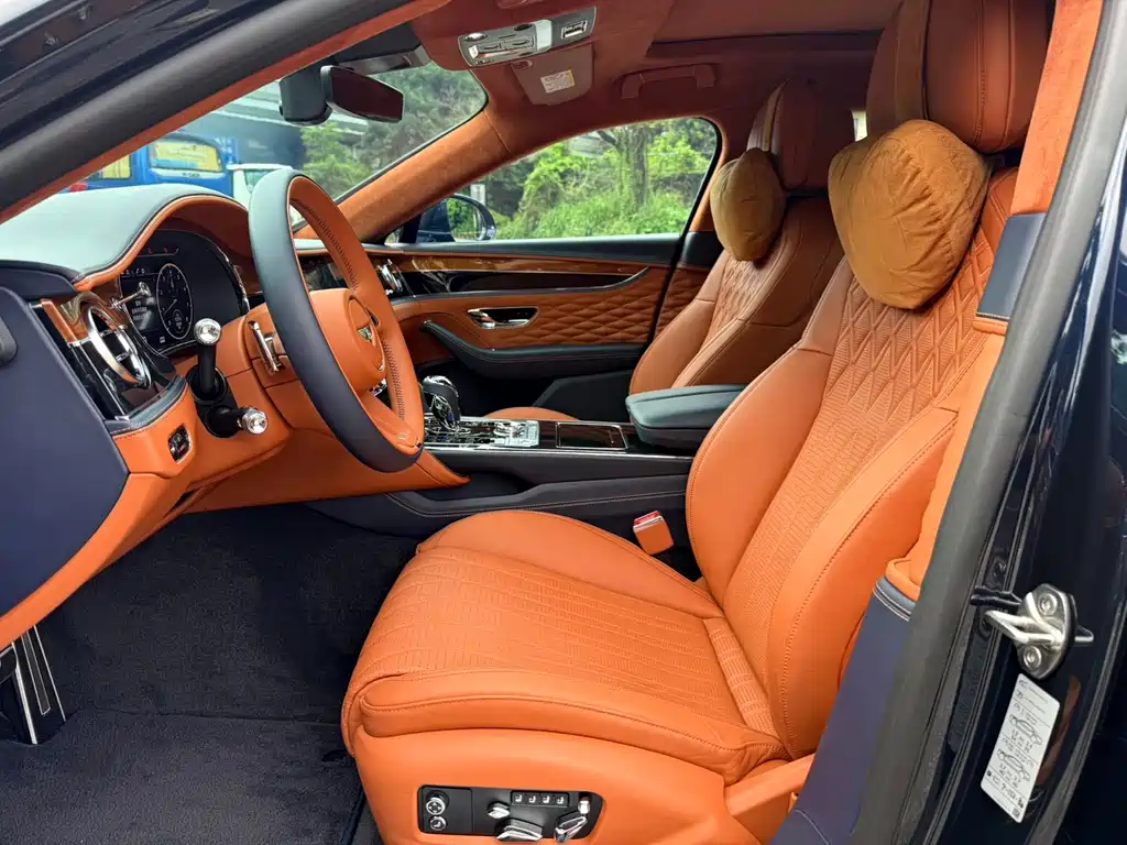 Bentley Flying Spur — миниатюра 27