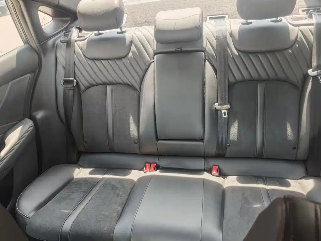 DONGFENG YI HYUN MAX