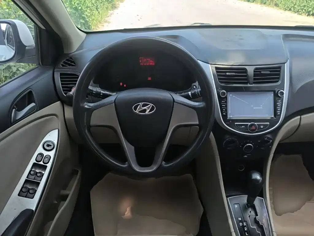 Hyundai Verna — миниатюра 11