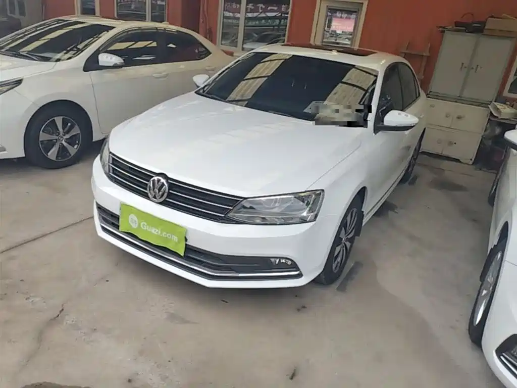 Volkswagen Sagitar 2018