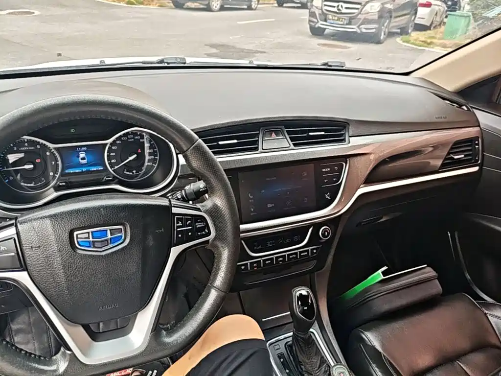 Geely Emgrand — миниатюра 10
