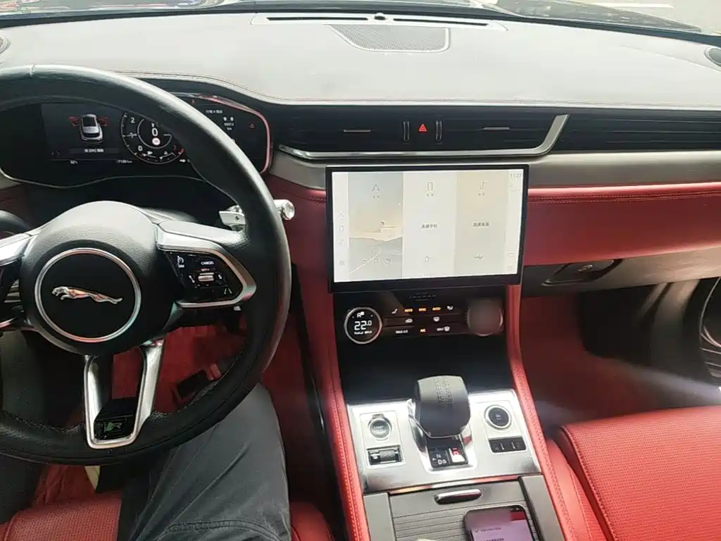 Jaguar F-PACE — миниатюра 10