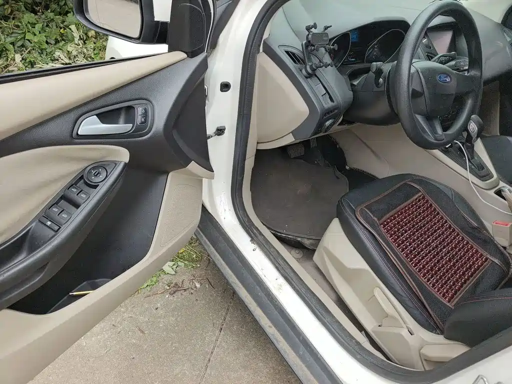 Ford Focus — миниатюра 14