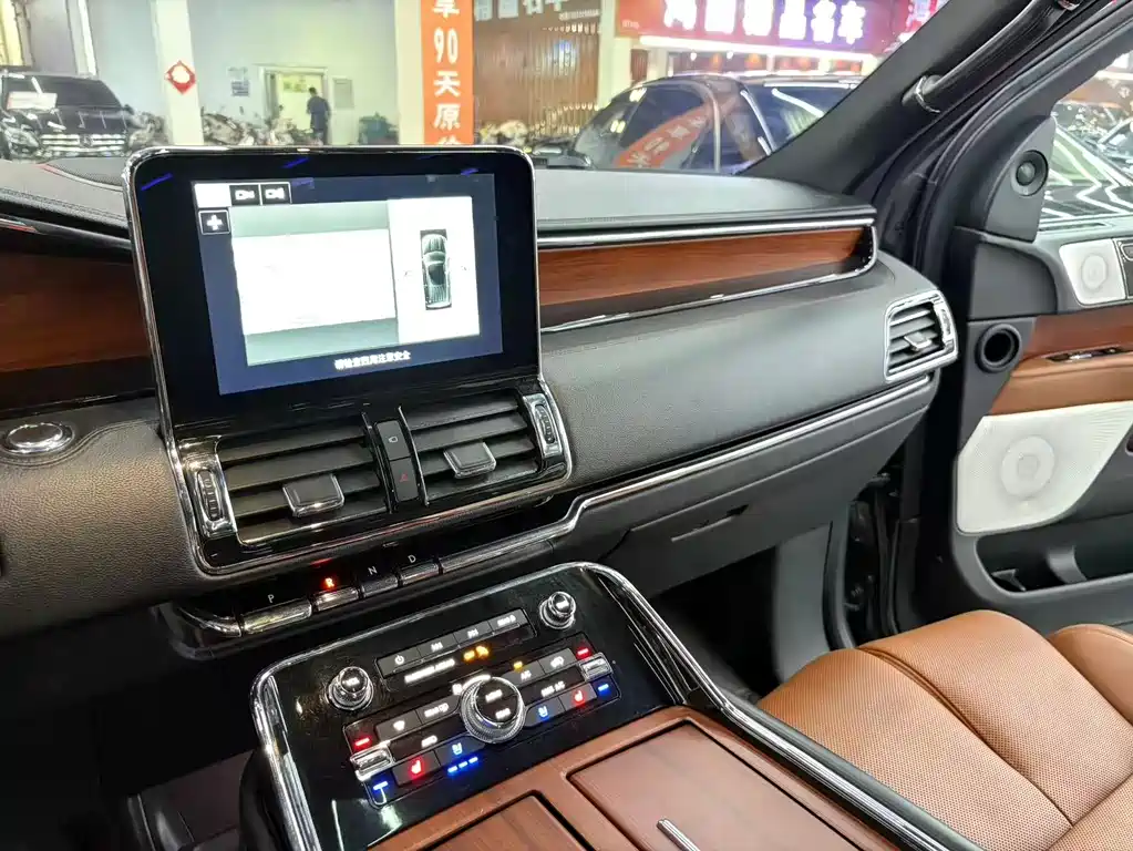 Lincoln Navigator — миниатюра 7