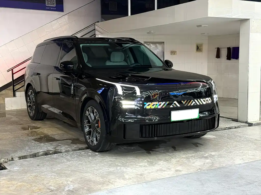 Lynk & Co 900 2025 1.5T Ultra 6 мест