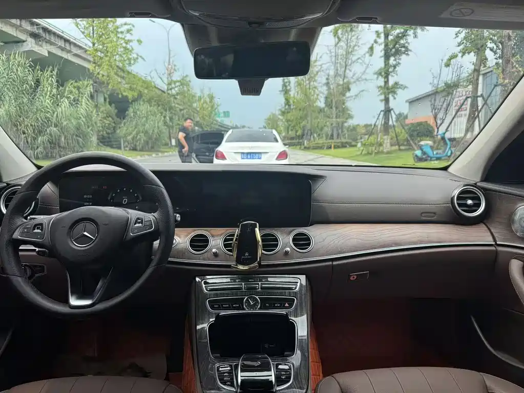 Mercedes-Benz E-Class E 2017 E 320 L 4MATIC