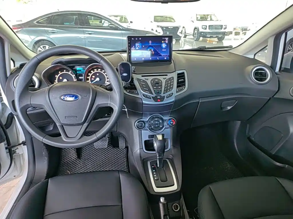 Ford Fiesta — миниатюра 10