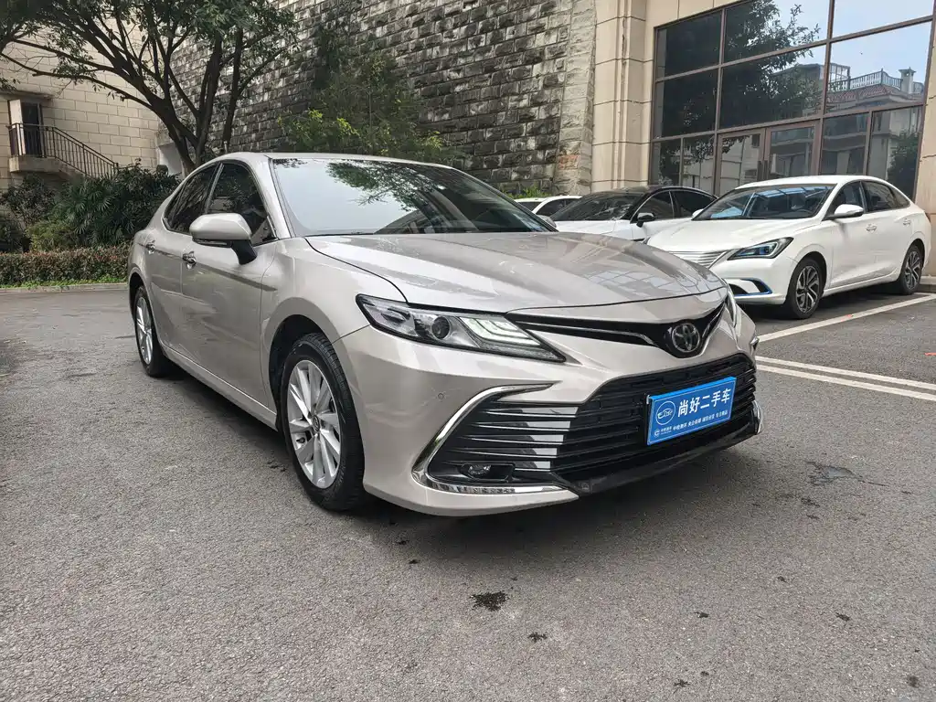 Toyota Camry 2021 2.0G Luxury