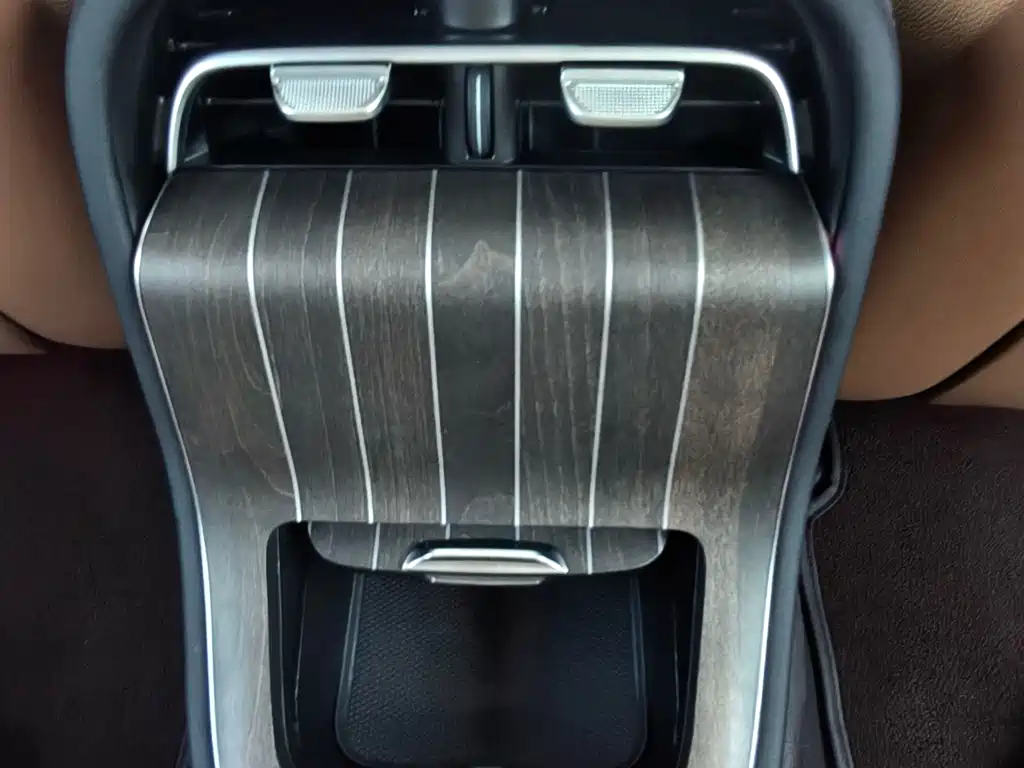 Mercedes-Benz E-Class — миниатюра 22