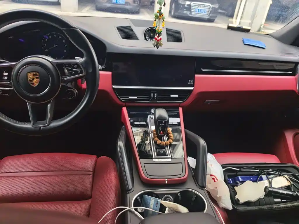 Porsche Cayenne Hybrid — миниатюра 10