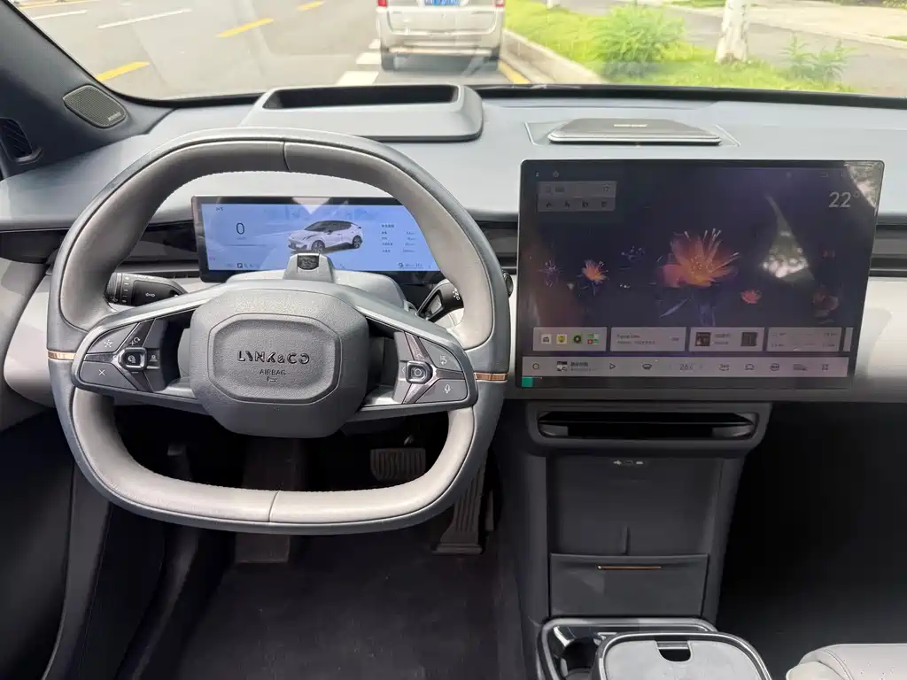 Lynk & Co Z20 — миниатюра 12