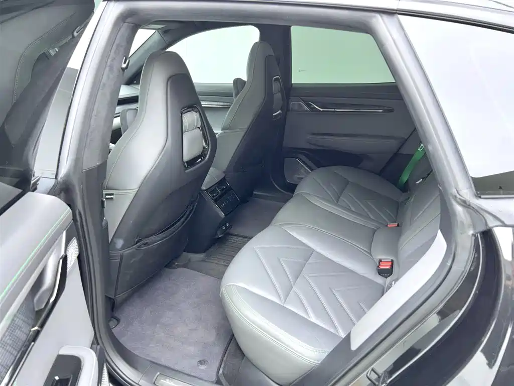 ZEEKR EXTREME KRYPTON 001