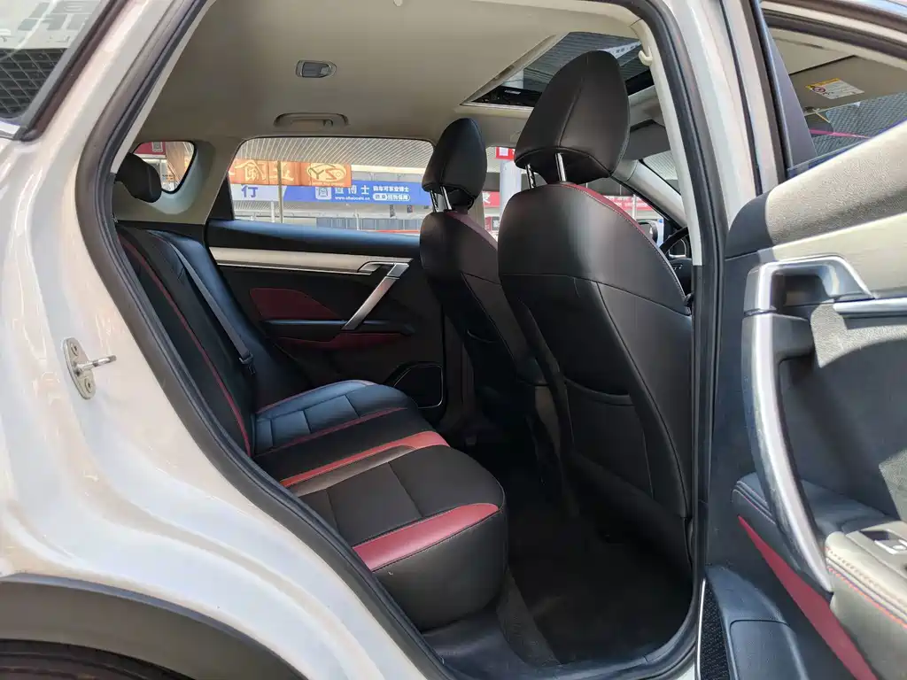 Geely Binyue — миниатюра 15