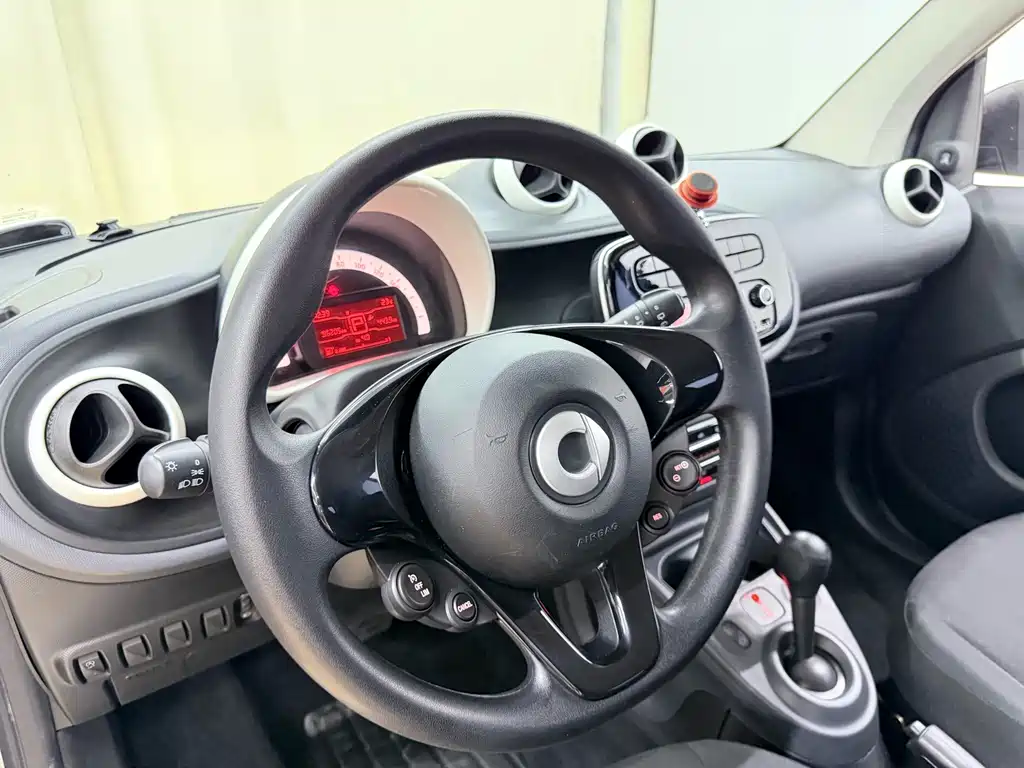 smart Smart Fortwo — миниатюра 12