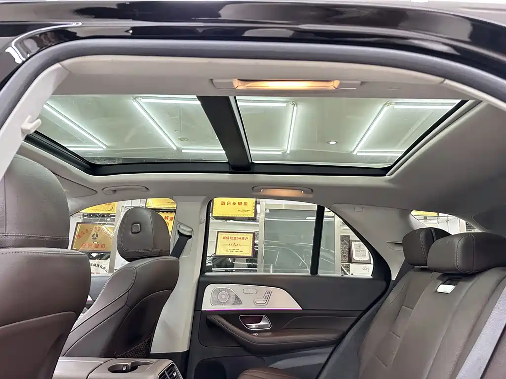 Mercedes-Benz GLE (Import) — миниатюра 11